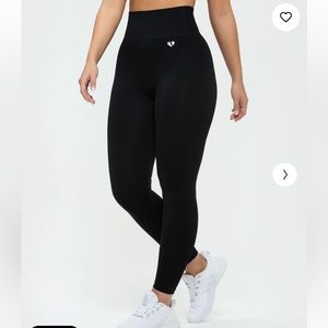 NWT womens best leggings